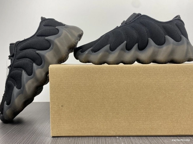 400 ADIDAS YEEZY H68032 0812